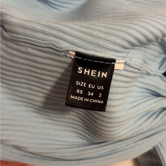 SHEIN Sky Blue Twist Front Crop Top - Picture 3 of 3